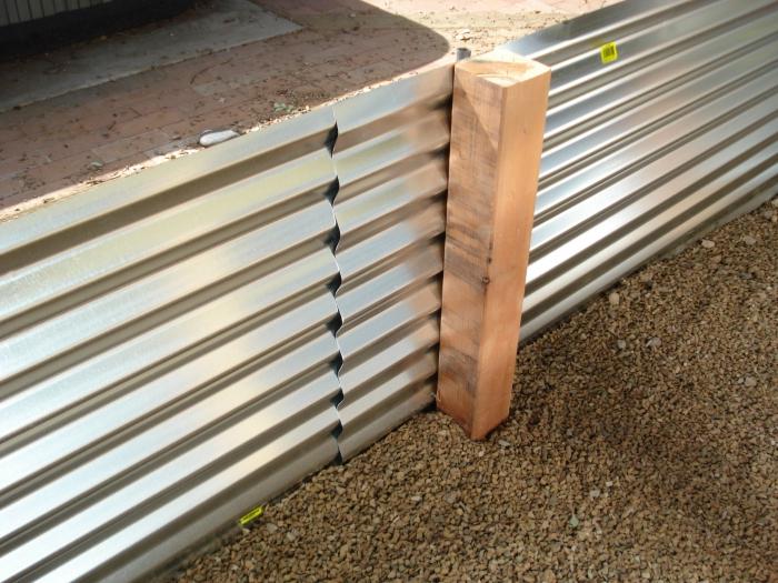 Wykonujemy metalowe ogrodzenie wykonane z ocynkowanego metalu